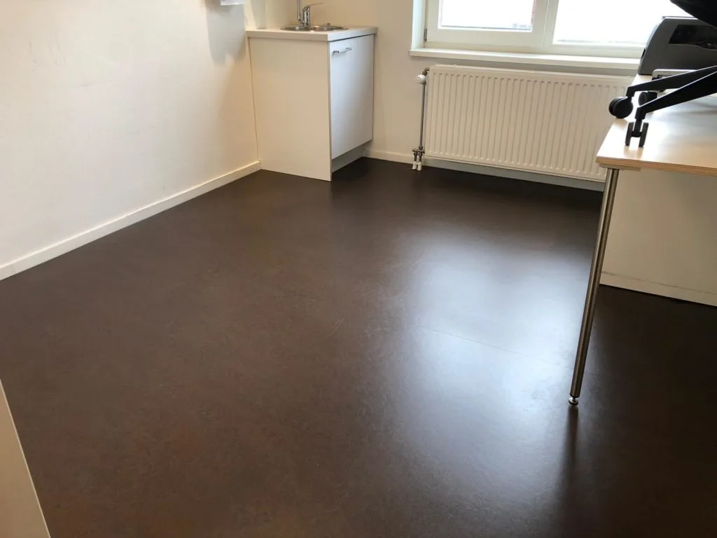 Linoleumvloer / marmoleum vloeren 8 Linoleumvloer na reiniging 1024x768 1
